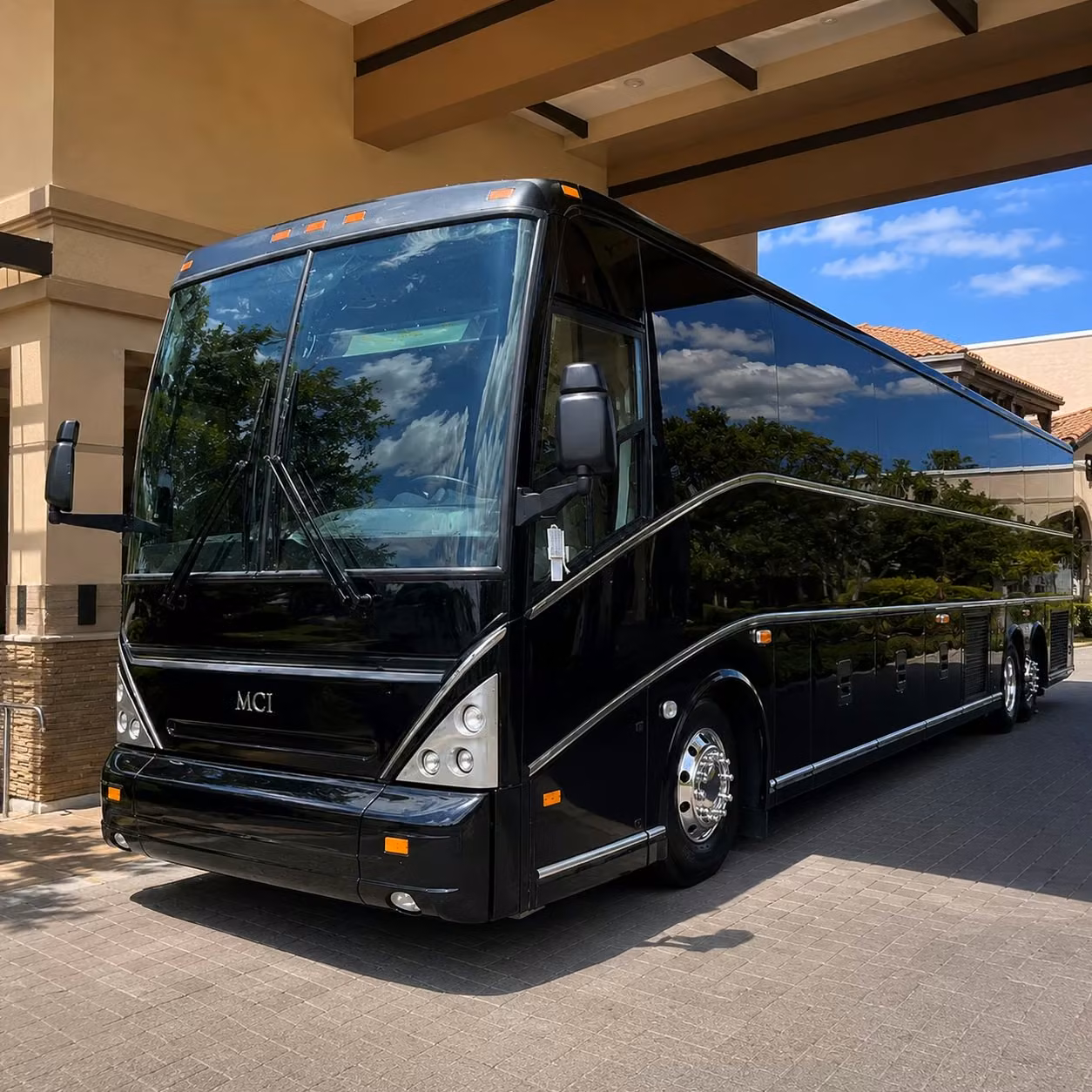 airport transfer shuttles for elk grove business travelers